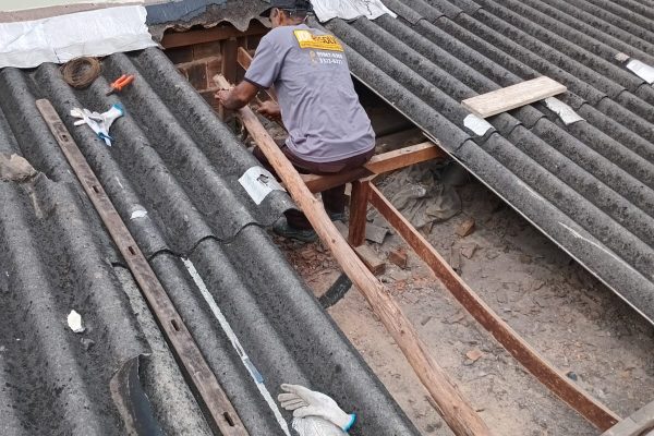 reconstrução no telhado - ipermeabilização e pintura (2)